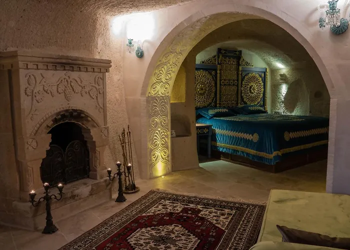 Elika Cave & 5* Γκόρεμε