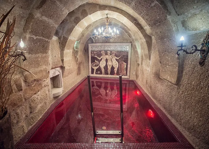 Elika Cave & Γκόρεμε