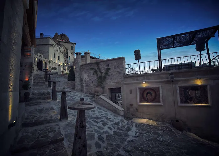 Elika Cave & Γκόρεμε