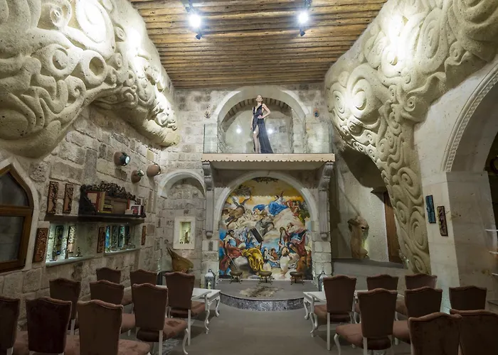 Elika Cave & 5* Γκόρεμε